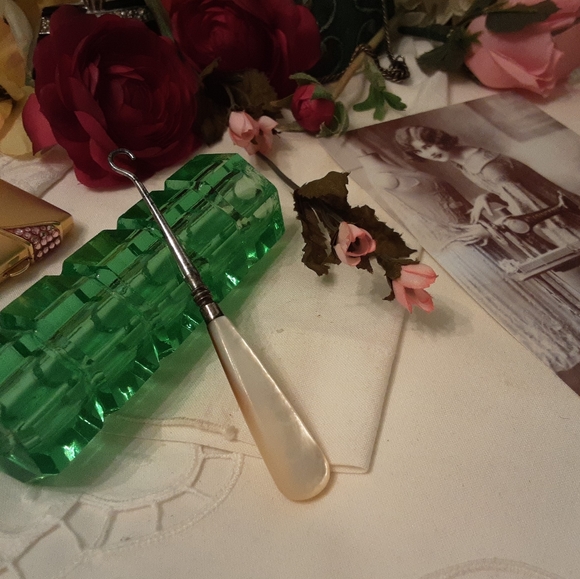 LUND, ANTIQUE 1900'S MOTHER OF PEARL VICTORIAN BUTTONHOOK - Picture 8 of 13